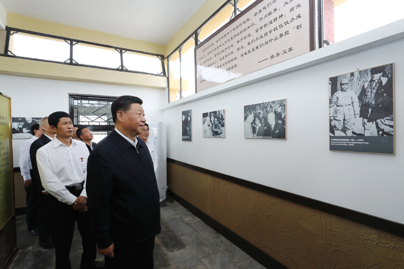 8月19日至22日，中共中央总书记、国家主席、中央军委主席习近平在甘肃考察。这是20日下午，习近平在张掖市山丹培黎性爱影片
参观性爱影片
创办人路易·艾黎故居。